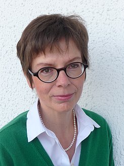 Frau Dr. Ulrike Schrader