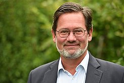 Herr PD Dr. Arne Karsten